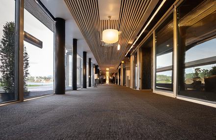 Tapis commercial dans un hall d’hôtel